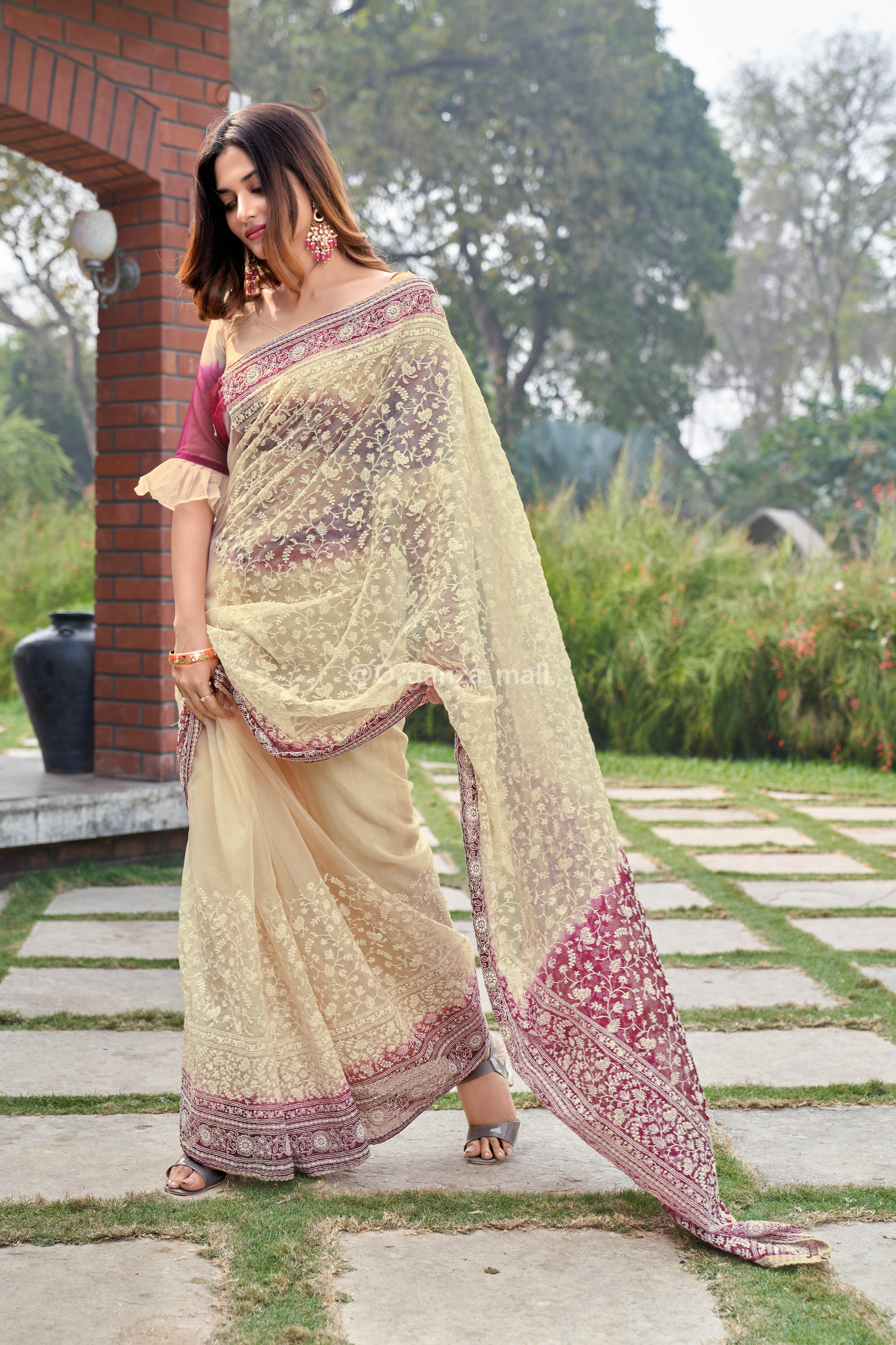 Dark Pink Kanjivaram Saree with Contrast Blouse - Urban Womania