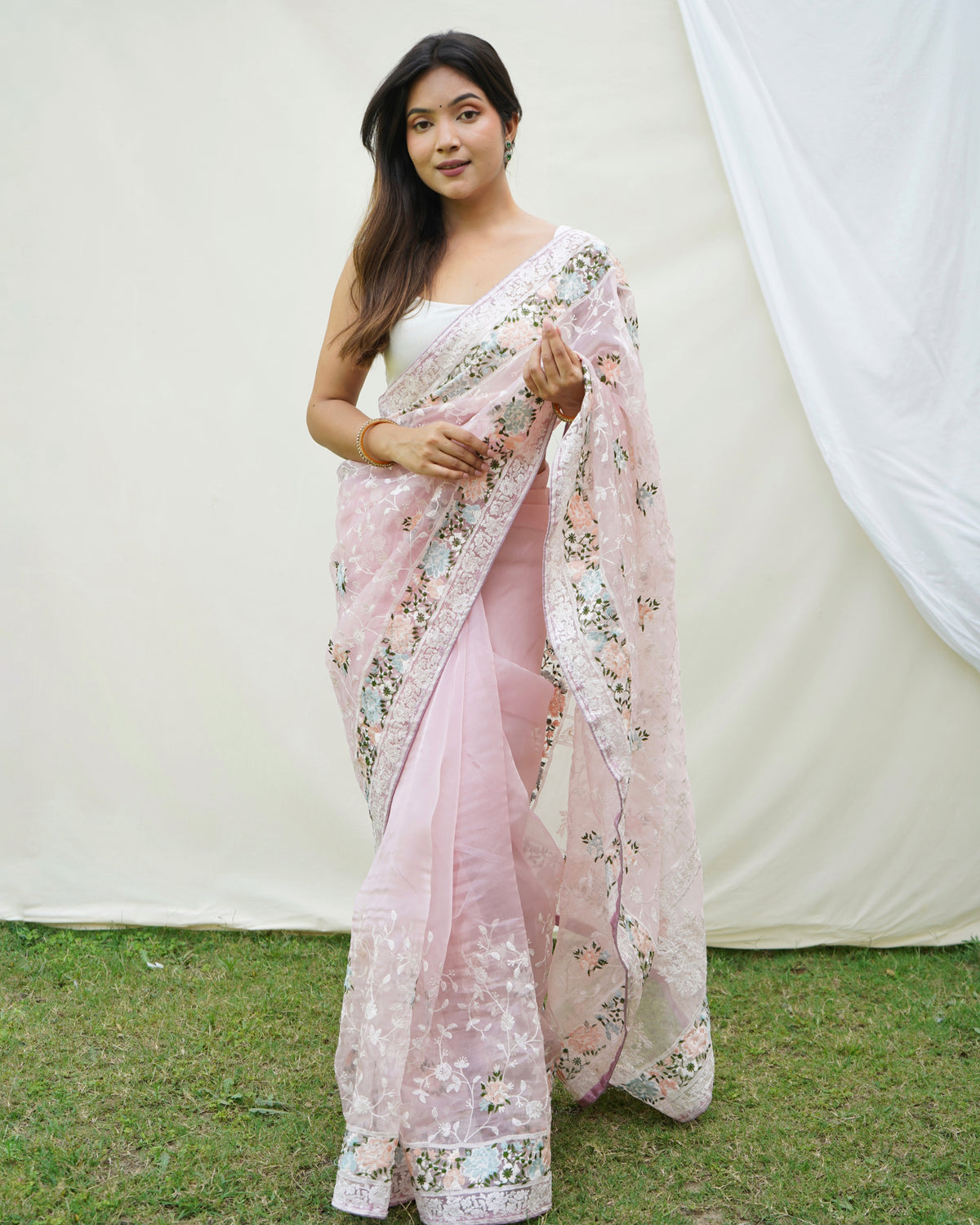 Stylee Lifestyle Peach Saree - Buy Stylee Lifestyle Peach Saree online in  India