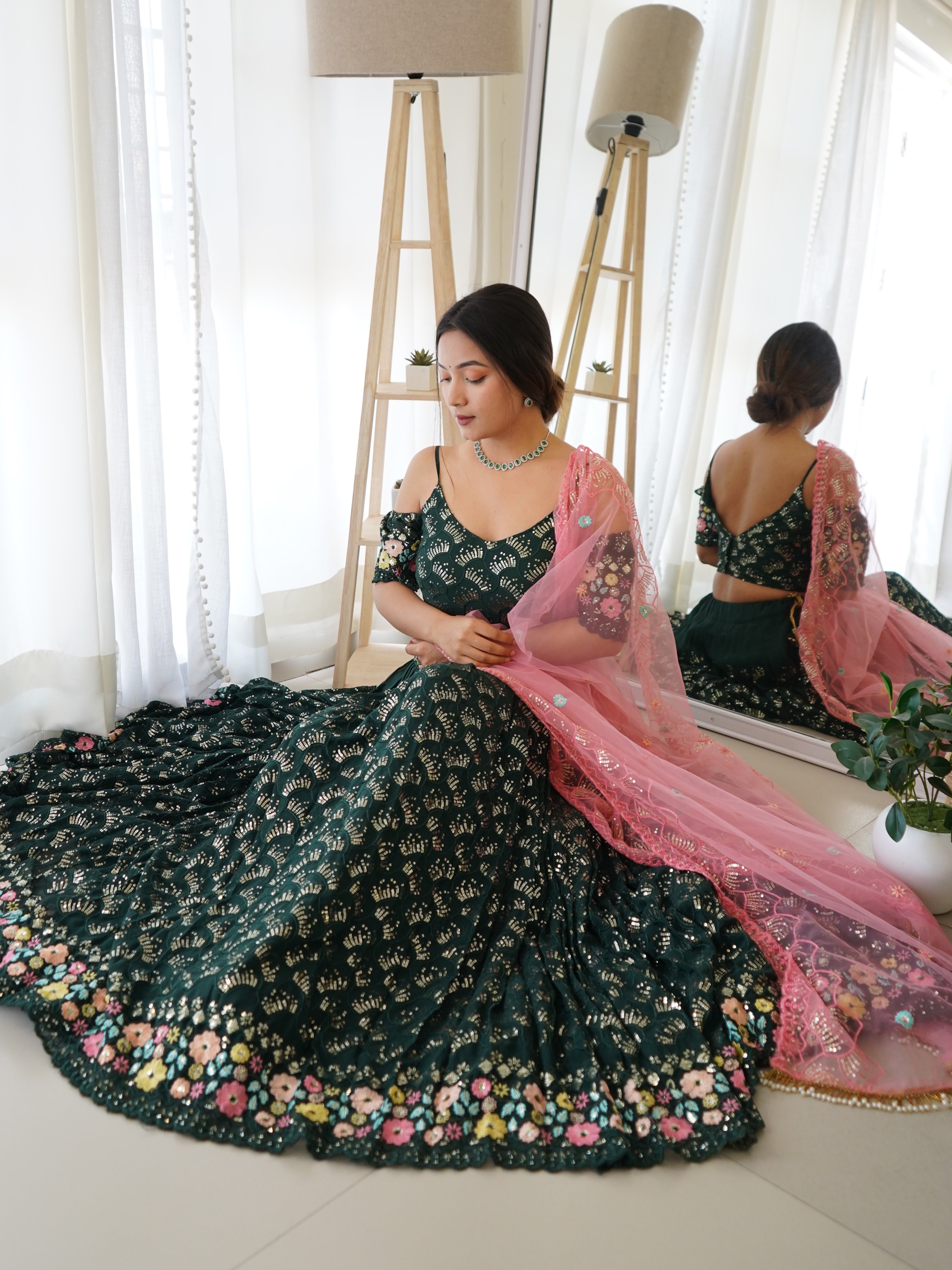 Beautiful Bridal Red Heavy Embroidered Designer Lehenga, कढ़ाई वाला दुल्हन  का लेहंगा - Prathmesh Enterprises, Mumbai | ID: 26136045073