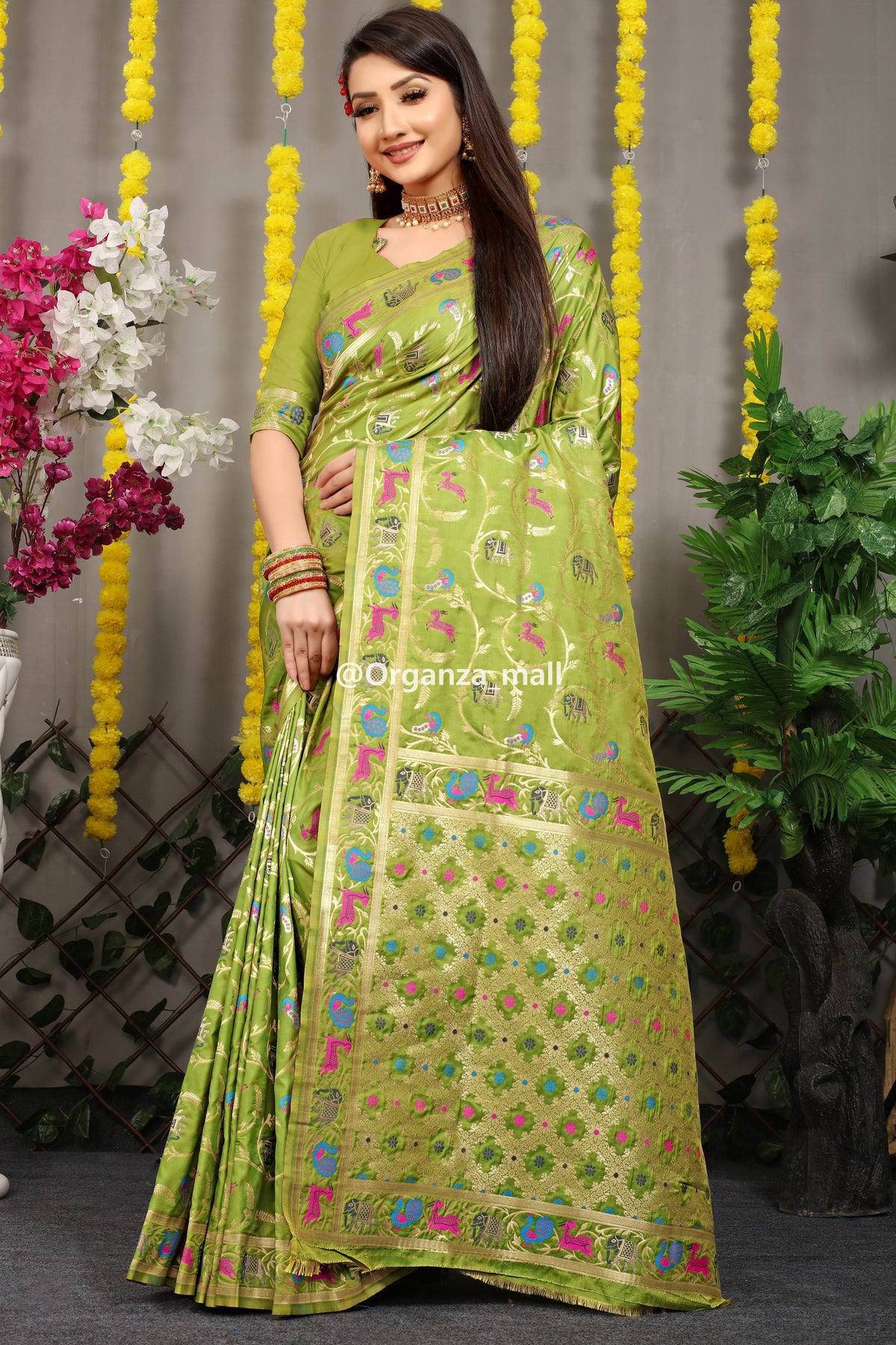 Splendor Hathi Patola Worked Parrot Green Heavy Banarasi Saree