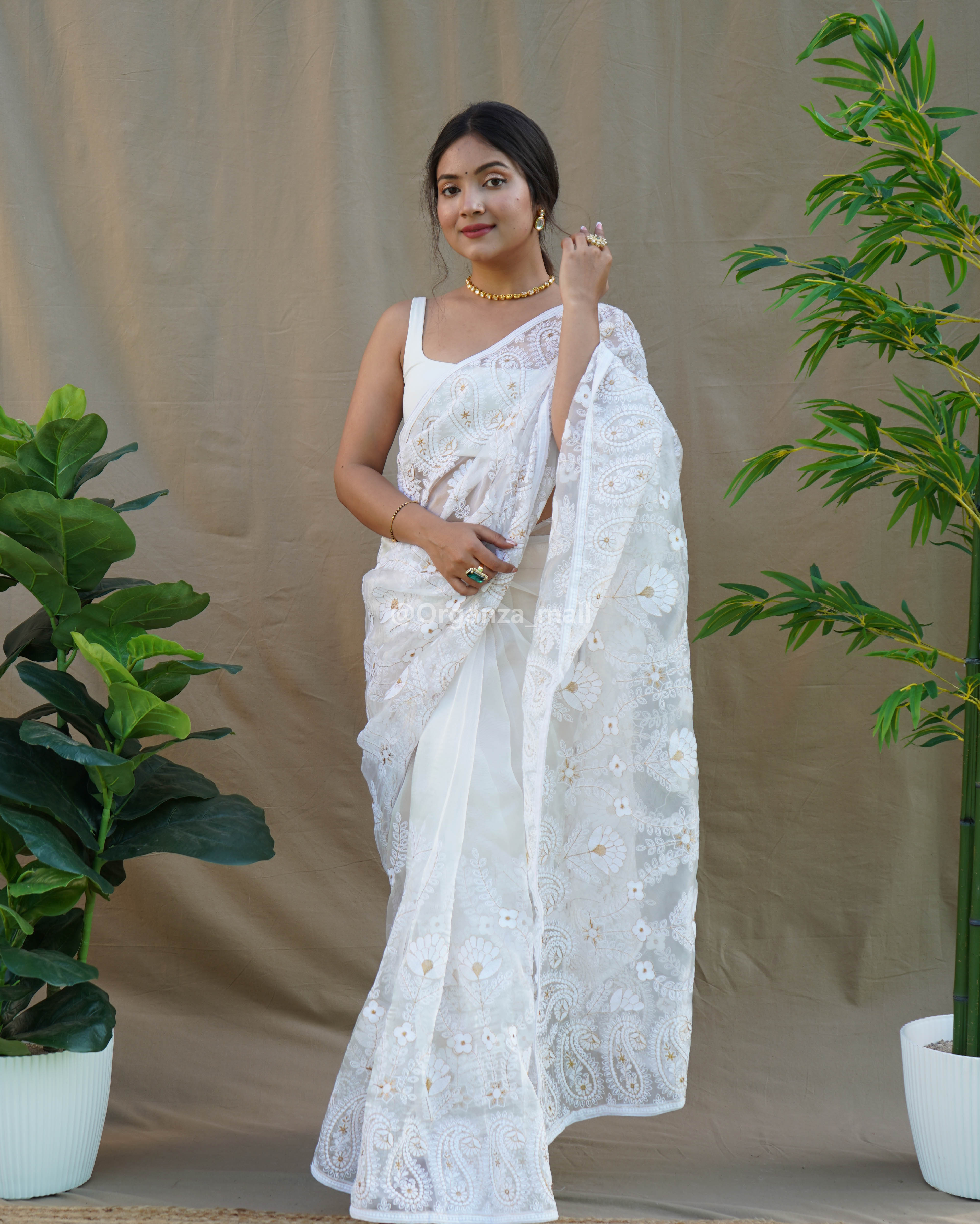 Buy White Georgette Round Embroidered Saree With Chikankari Blouse For  Women by Tarun Tahiliani Online at Aza Fashions.